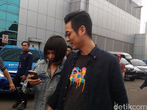 Sstt... Junior Liem Ternyata Punya Bini Muda, Siapa? Sstt... Junior Liem Ternyata Punya Bini Muda, Siapa?