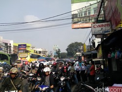 Hari Pertama Masuk Sekolah, Bandung Disergap Macet Parah