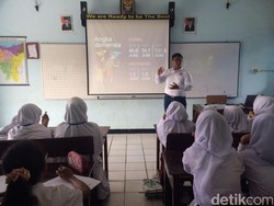 Masa Orientasi di Sekolah Ini Diisi dengan Sosialisasi Alzheimer