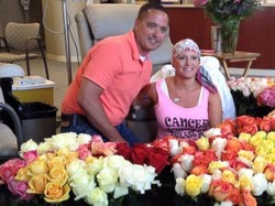 Rayakan Kemoterapi Terakhir, Wanita Ini Dibanjiri Mawar dari Suaminya