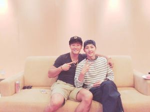 Foto Kim Jong Kook dan Song Joong Ki Ini Bikin Kangen Running Man Zaman Dulu!