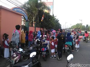 Resmi! Pemerintah Terbitkan Aturan Ayah Antar Anak ke Sekolah Mulai Hari Ini 14 Juli Resmi! Pemerintah Terbitkan Aturan Ayah Antar Anak ke Sekolah Mulai Hari Ini 14 Juli