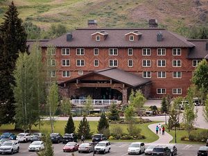 Pertemuan Rahasia Orang Terkaya dan Berkuasa, Apa yang Dibahas?