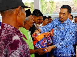 Pemkab Banyuwangi Beri Bantuan Korban Banjir Muncar