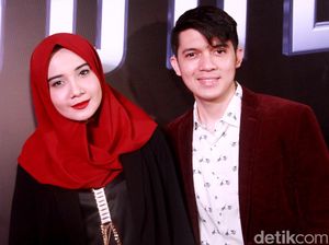 Usai Diperiksa Kasus Penipuan, Irwansyah dan Zaskia ke Toko Kue Bella