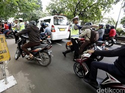 Gelar Razia Ilegal, Oknum Polisi Ditangkap Beserta Uang Rp 5 juta