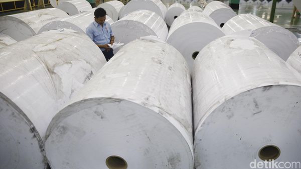 Melihat Produksi Kertas di Indah Kiat Pulp and Paper