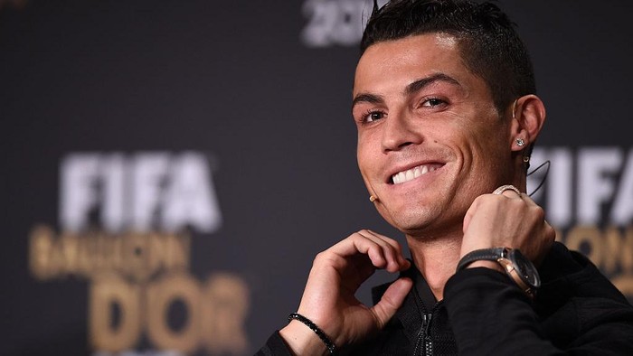 ZURICH, SWITZERLAND - JANUARY 11:  Cristiano Ronaldo of Portugal and Real Madrid speaks to the media during a press conference prior to the FIFA Ballon dOr Gala 2015 at the Kongresshaus on January 11, 2016 in Zurich, Switzerland.  (Photo by Matthias Hangst/Getty Images)