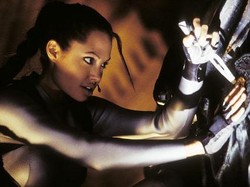 Mencari Pandora Bersama Angelina Jolie Malam Ini