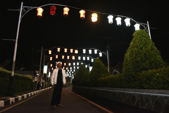 Gemerlap Riasan Lampu dan Gapura Sambut HUT Purwakarta