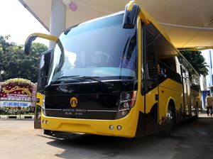 Mewah dan Canggih! Bus Listrik Kuning UI Mejeng di PEVS 2022 Mewah dan Canggih! Bus Listrik Kuning UI Mejeng di PEVS 2022