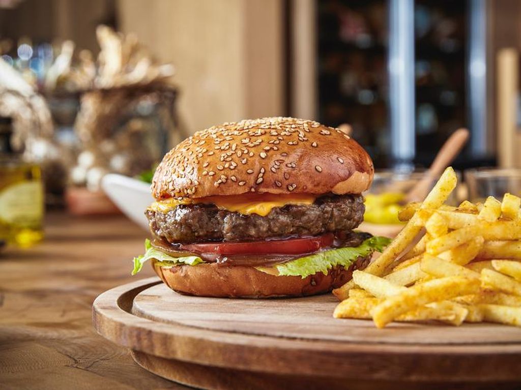 Di 5 Tempat Ini Bisa Makan Burger Premium Sambil Nongkrong Di 5 Tempat Ini Bisa Makan Burger Premium Sambil Nongkrong