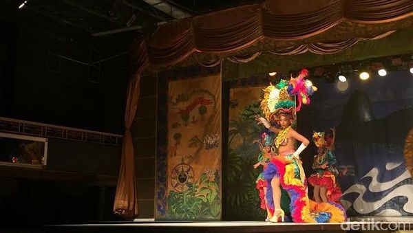 Goyang Seksi & Pakaian Heboh Penari Samba di Rio de Janeiro