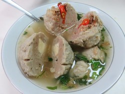 Bakso Babeh Udin: Pedas Kenyal Bakso Rawit Racikan Babeh Udin