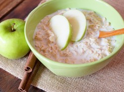 Selain Diseduh dengan Susu, Ini 5 Cara Meracik Oatmeal yang Enak!