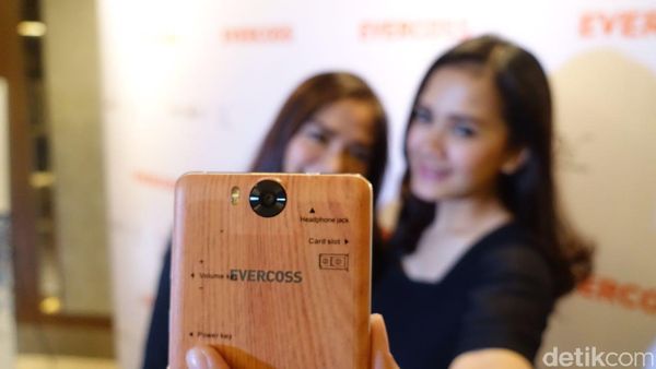 Ponsel Powerbank Evercoss