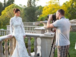 Putri Arnold Schwarzenegger Pertamakalinya Jadi Model Gaun Pengantin