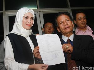 Diam-diam Cerai, Delia Septianti Kini Sudah Tenang Lepas dari Tofan Diam-diam Cerai, Delia Septianti Kini Sudah Tenang Lepas dari Tofan