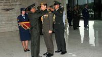 Panglima TNi Beri Pangab Singapura Tanda Kehormatan