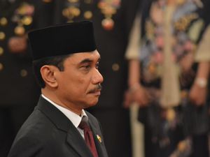 3 Jenderal Polisi Menyamar Bongkar Praktik Tercela 3 Jenderal Polisi Menyamar Bongkar Praktik Tercela