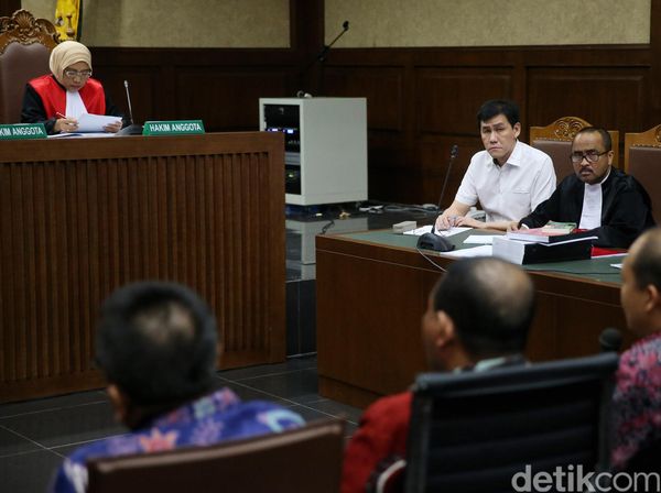 Ariesman Widjaja Kembali Jalani Sidang