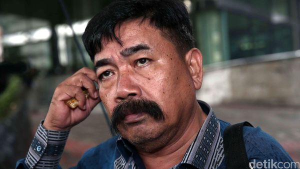 Anggota DPRD Sumut Sampang Malem Diperiksa KPK