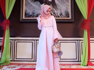 Foto: Tren Busana dengan Lengan Terompet dari Selebgram Hijab Indonesia Foto: Tren Busana dengan Lengan Terompet dari Selebgram Hijab Indonesia
