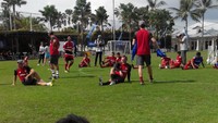 Ini suasana sebuah sesi latihan yang dikomandoi oleh tim pelatih dari akademi FC Bayern Munich. 17 pemain terpilih akan dikirim ke Jerman untuk mengikuti Munich Camp pada Agustus mendatang.