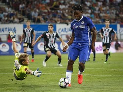 Batshuayi Pantas Dihargai Mahal