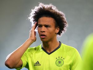 Oezil Sambut Hangat Sane di Liga Inggris