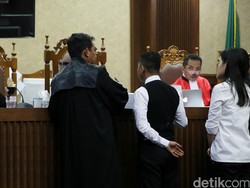 Pembuktian Kurang Greget, Hakim Minta Meja 54 Dibawa ke Persidangan