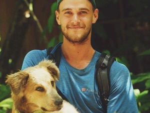 Ditemani Anjing Kesayangan, Pria AS Jalan Kaki Keliling Dunia