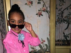 Gaya Ala Model Blue Ivy, Putri Beyonce Berbalut Baju Gucci