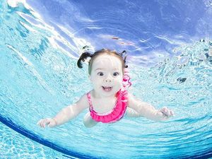 Foto: Menggemaskan, Ketika Bayi-bayi Berpose di Dalam Air Foto: Menggemaskan, Ketika Bayi-bayi Berpose di Dalam Air