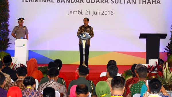 Jokowi Resmikan Bandara Sultan Thaha