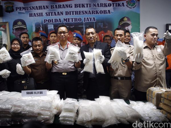 Polisi Musnahkan Barbuk Sabu dan Ganja