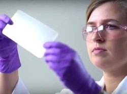 Corning Gorilla Glass Bikin Pelapis Ponsel yang Bisa Bunuh Virus Corona