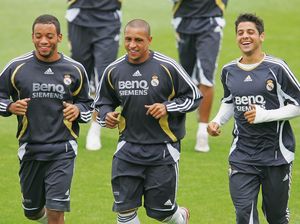 Video: Marcelo Geser Roberto Carlos dalam Rekor Ini di Real Madrid