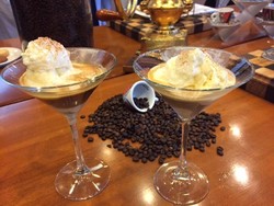 Half & Half dan Tiramisu Coffee Kini Bisa Dinikmati di Cakebox