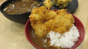 Sedapnya Chicken Katsu Curry Don dan Niku Udon Khas Fukuoka