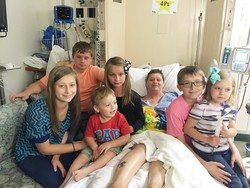 Wanita Baik Hati Adopsi 6 Anak Temannya yang Meninggal karena Kanker