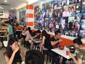 Mencicipi Laksa Terenak di Resto yang Masuk Daftar Michelin Guide Singapura