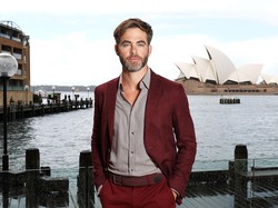 Beradegan Telanjang di Film, Bagian Vital Chris Pine Jadi Candaan