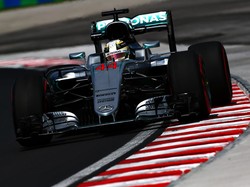 Duo Mercedes Dominasi Latihan Bebas Pertama