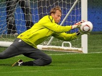 Alex Manninger Tewas, Buffon Patah Hati Mendalam