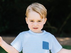 Pangeran George Suapi Anjingnya Es Krim, Kate Middleton Dikritik