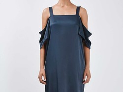 Editors Choice: 5 Off Shoulder Dress untuk Menghadiri Pesta Pernikahan