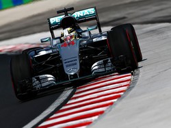 Hamilton Juara di Hungaroring dan Ambil Alih Puncak Klasemen