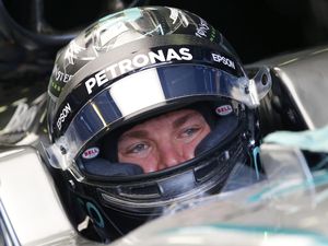 Rosberg Catat Waktu Tercepat Lagi, Verstappen Menempel Ketat di Posisi Dua