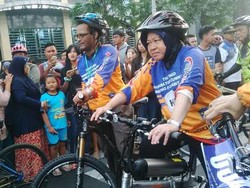 Risma Ajak Delegasi PrepCom 3 for Habitat III Gowes Bareng